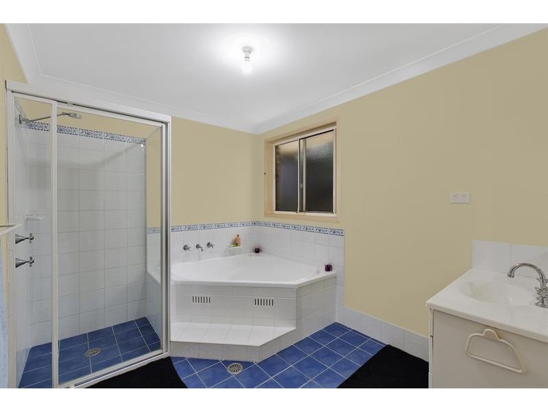 60 Pierce St, Lisarow NSW 2250