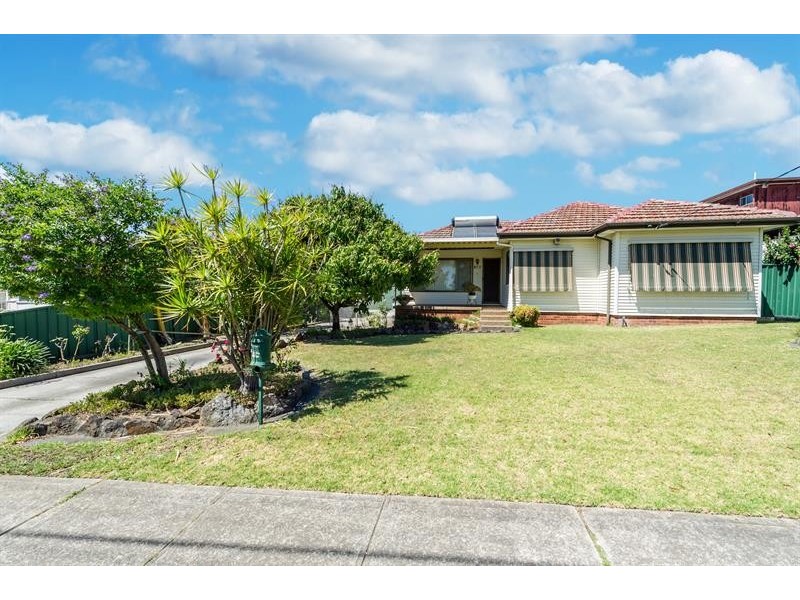 868 The Horsley Dr, Smithfield NSW 2164
