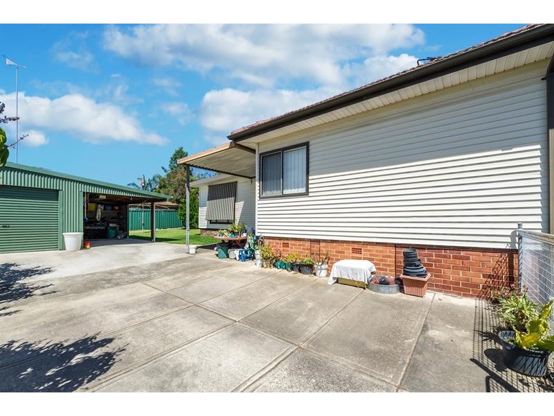 868 The Horsley Dr, Smithfield NSW 2164