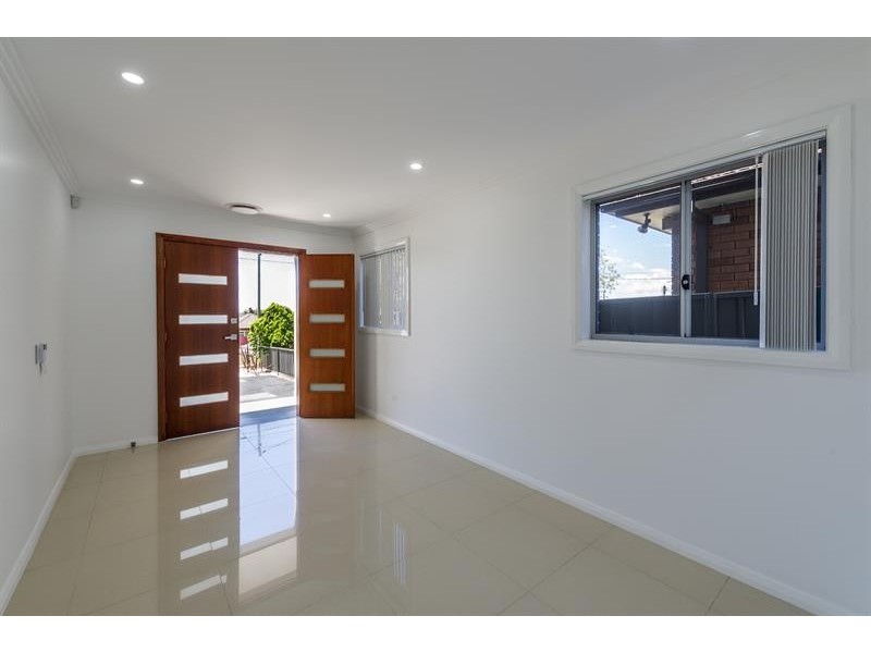 137 Cambridge St, Canley Heights NSW 2166