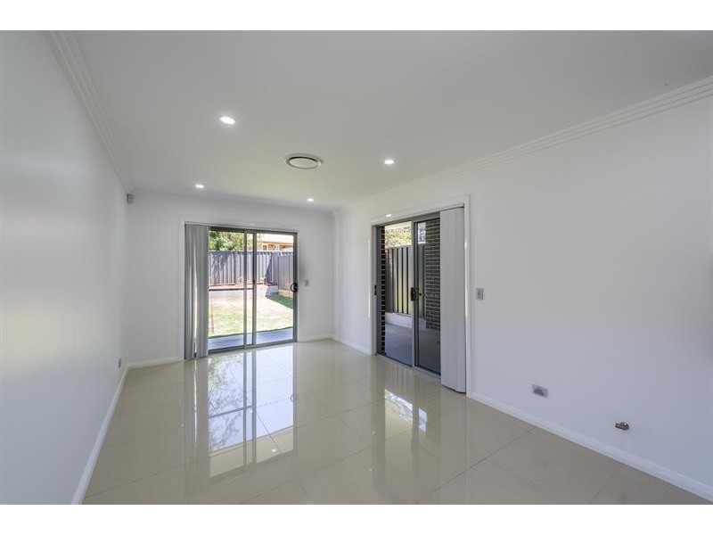 137 Cambridge St, Canley Heights NSW 2166
