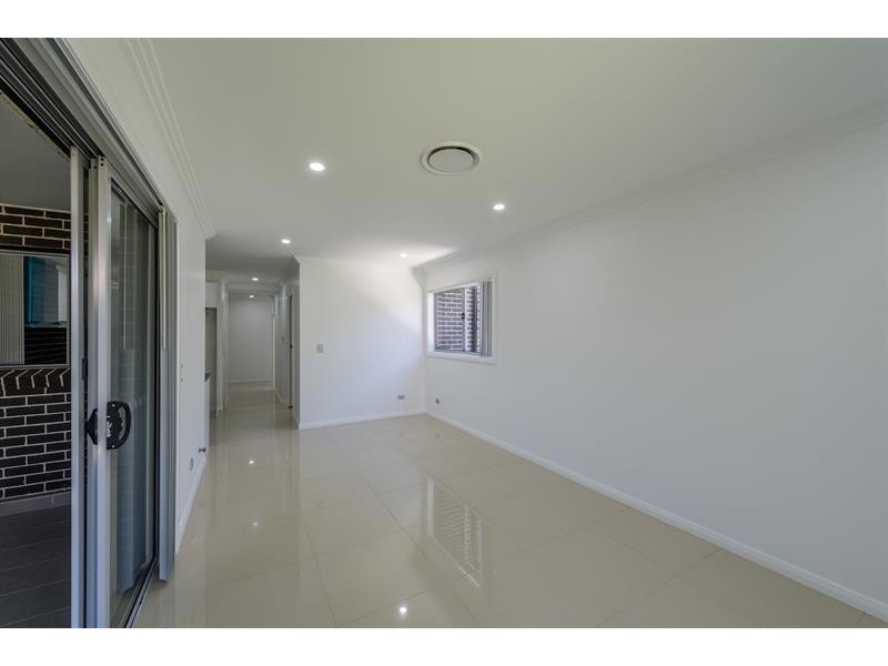 137 Cambridge St, Canley Heights NSW 2166