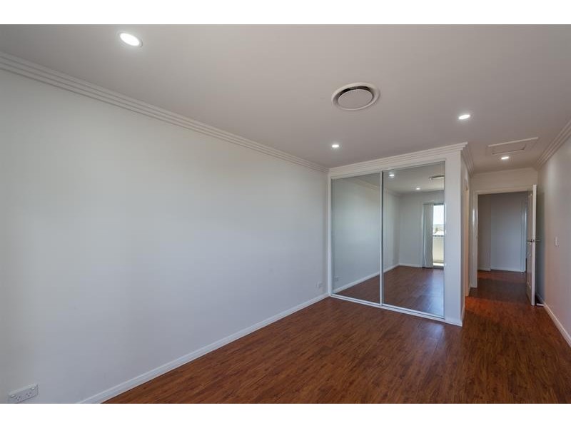 137 Cambridge St, Canley Heights NSW 2166