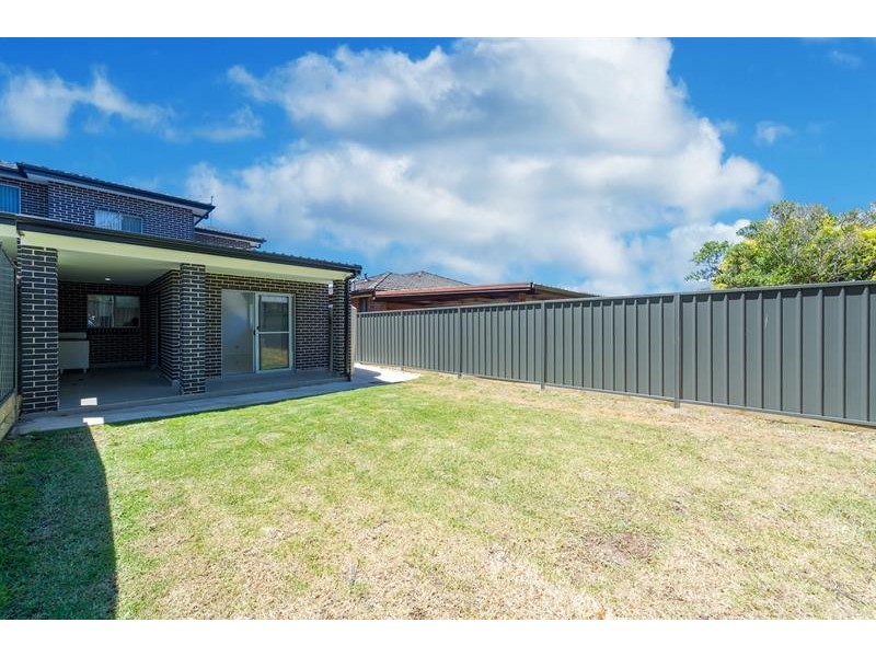 137 Cambridge St, Canley Heights NSW 2166