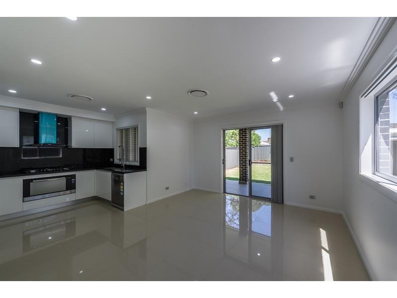 137A Cambridge St, Canley Heights NSW 2166