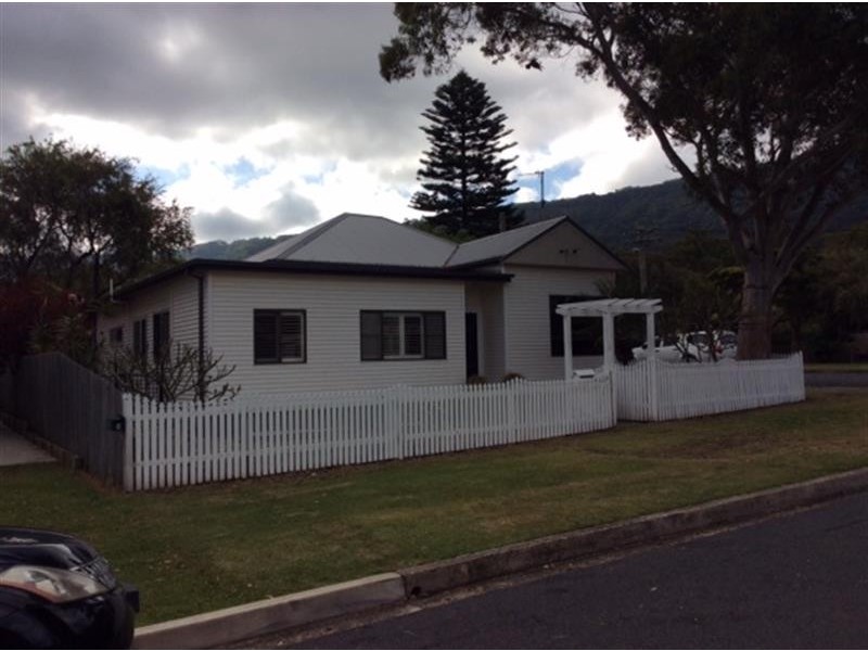 2 Arthur St, Thirroul NSW 2515