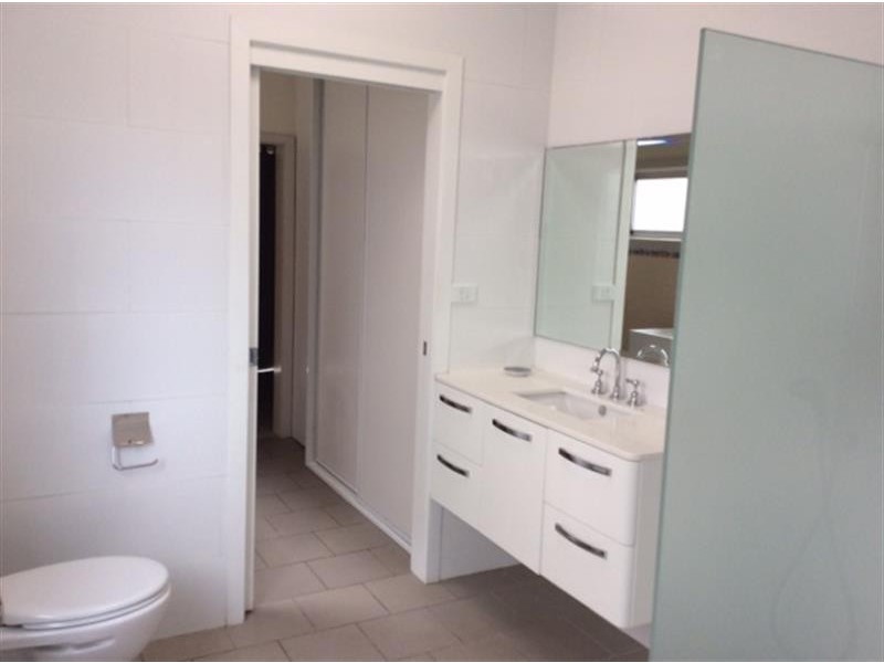 2 Arthur St, Thirroul NSW 2515