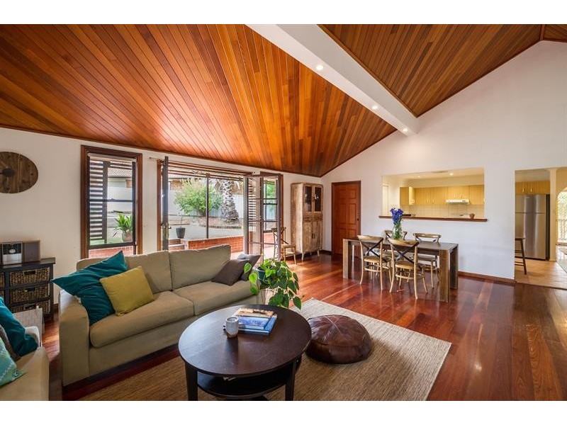 2 Whisson Cl, Abbotsbury NSW 2176