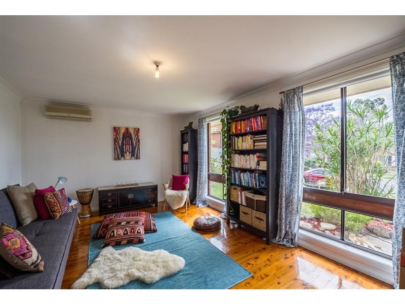 2 Whisson Cl, Abbotsbury NSW 2176