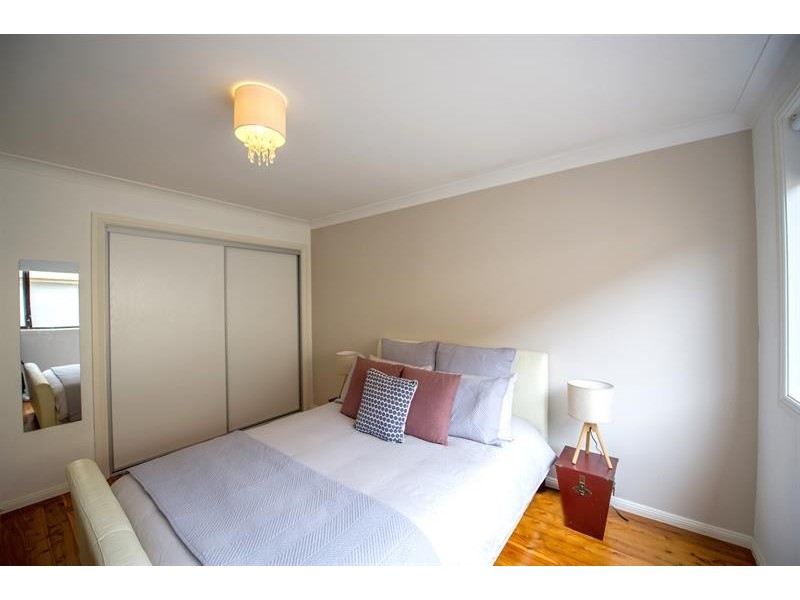 2 Whisson Cl, Abbotsbury NSW 2176