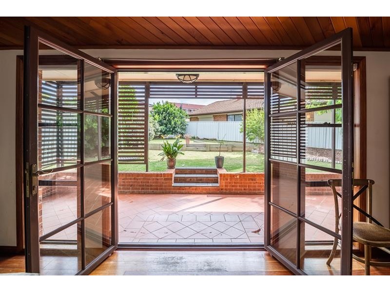 2 Whisson Cl, Abbotsbury NSW 2176