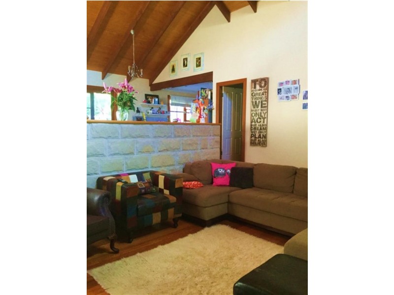 25 Currawong Cres, Bowen Mountain NSW 2753