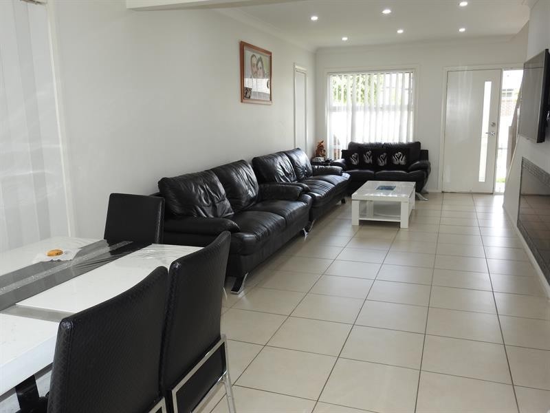 153 Hemsworth Ave, Middleton Grange NSW 2171