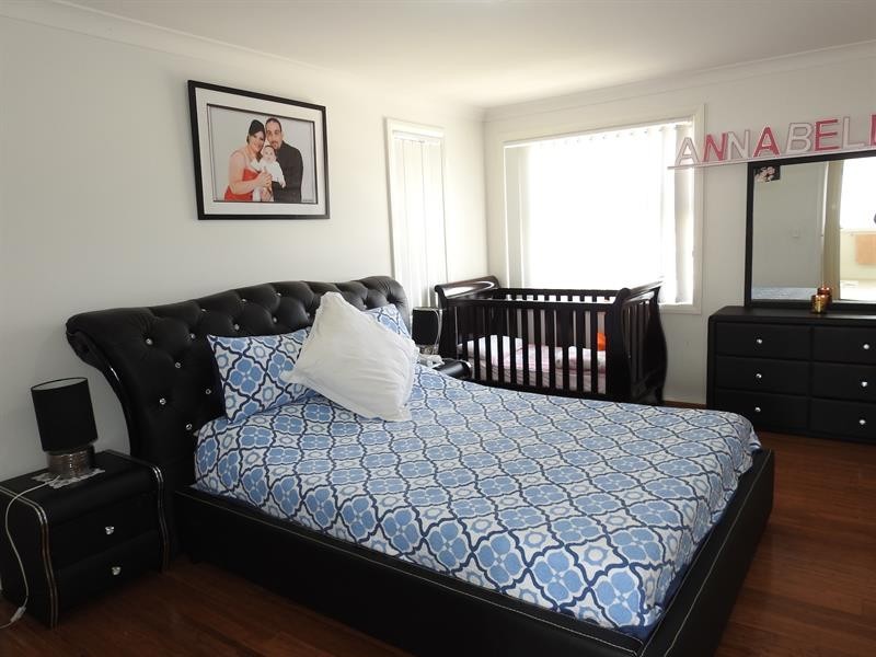 153 Hemsworth Ave, Middleton Grange NSW 2171