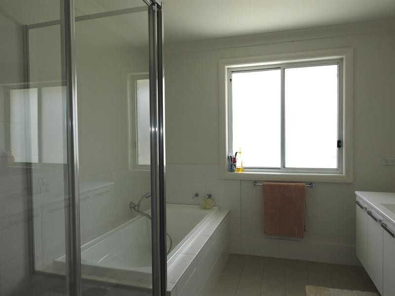 153 Hemsworth Ave, Middleton Grange NSW 2171