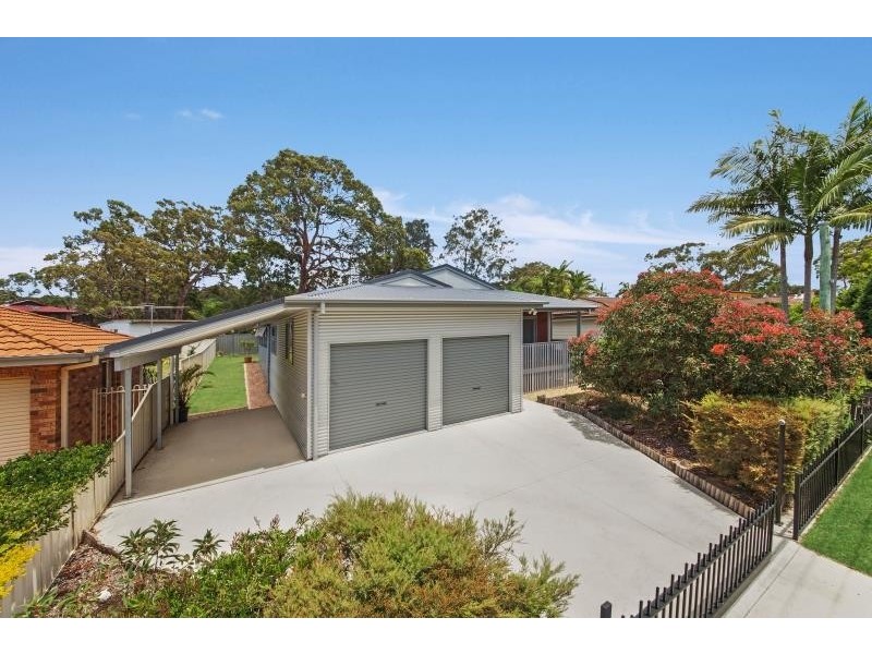 13 Warrina Ave, Summerland Point NSW 2259