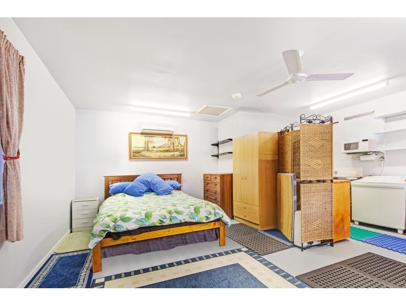 13 Warrina Ave, Summerland Point NSW 2259