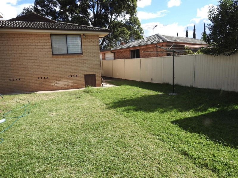5 Dryden  Place, Wetherill Park NSW 2164