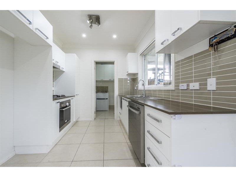153 Hemsworth Ave, Middleton Grange NSW 2171