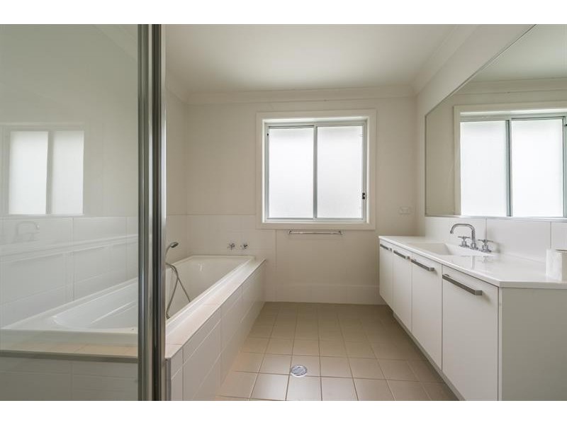 153 Hemsworth Ave, Middleton Grange NSW 2171