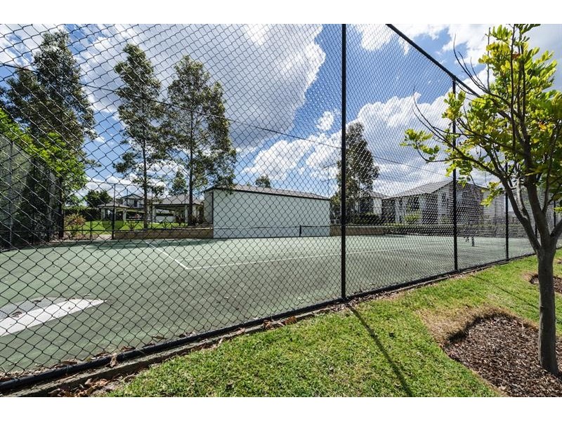 153 Hemsworth Ave, Middleton Grange NSW 2171