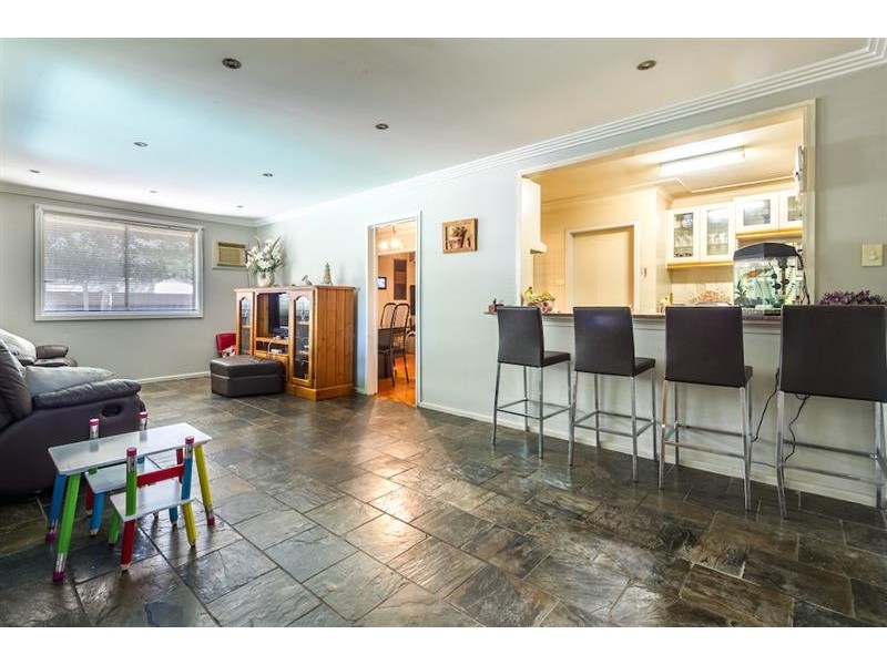 6 Siandra Ave, Fairfield NSW 2165