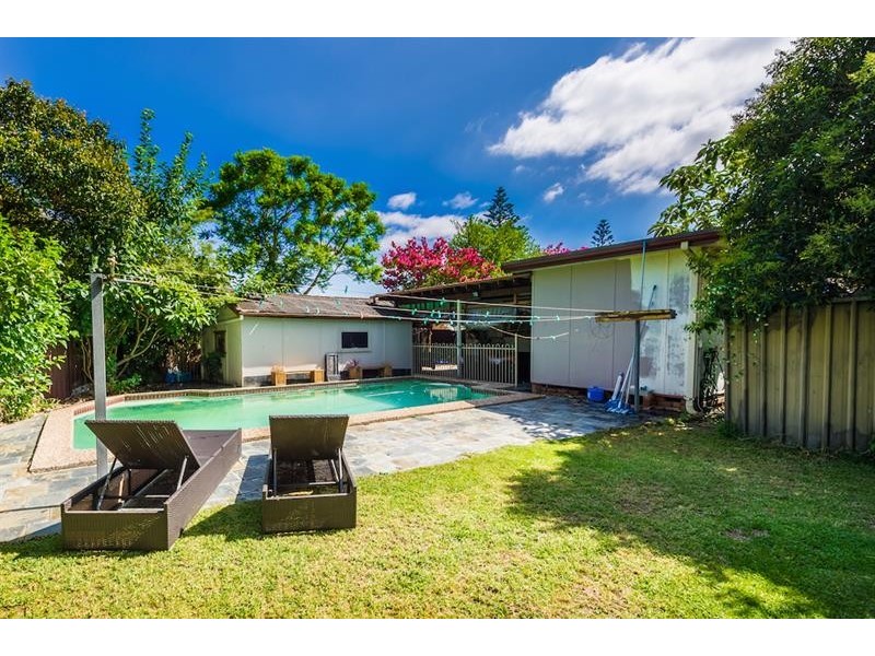 6 Siandra Ave, Fairfield NSW 2165