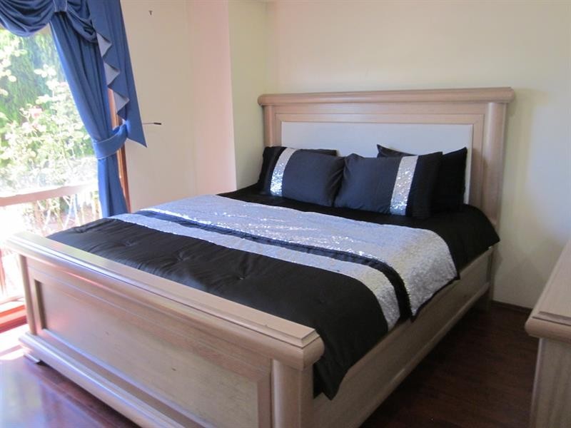 2 Titania Pl, Rosemeadow NSW 2560