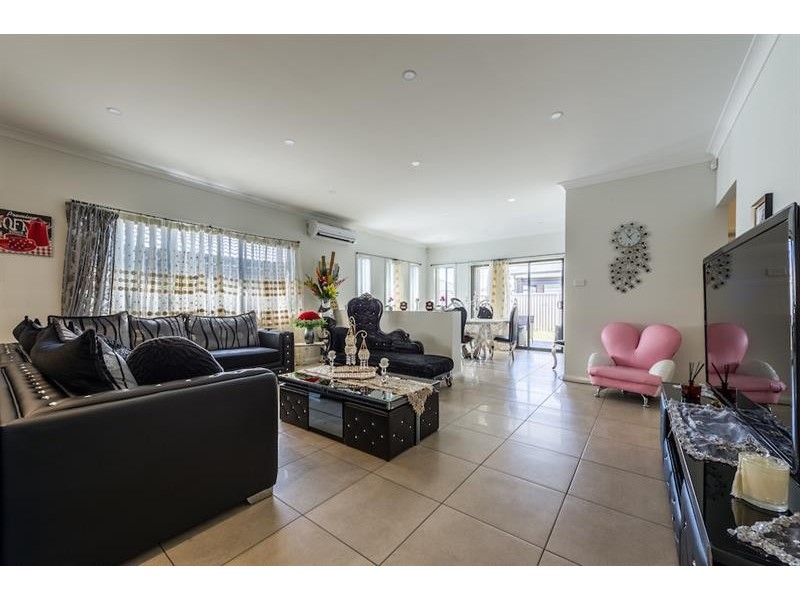 27 Inverell Ave, Hinchinbrook NSW 2168