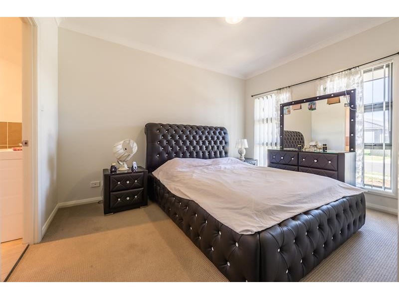 27 Inverell Ave, Hinchinbrook NSW 2168