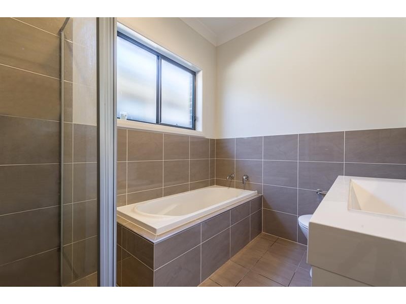 27 Inverell Ave, Hinchinbrook NSW 2168