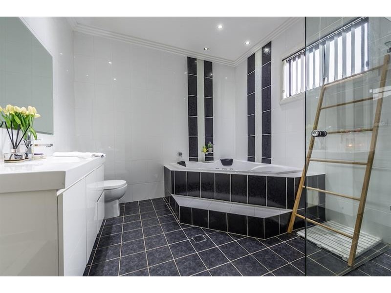 14 Malta St, Fairfield East NSW 2165