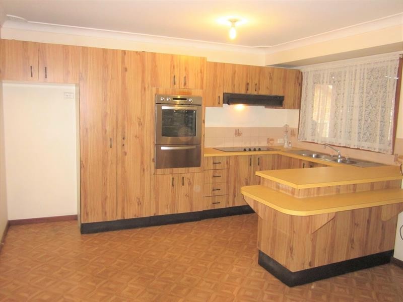 52 Haultain St, Minto NSW 2566