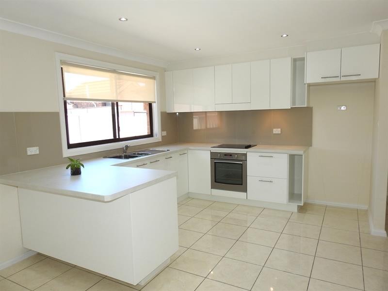 92 Restwell Road, Bossley Park NSW 2176