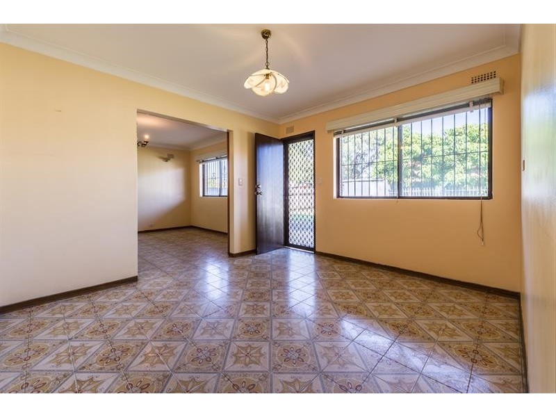 89 Sackville St, Fairfield NSW 2165