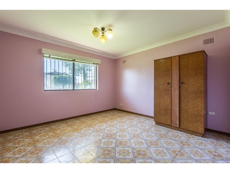 89 Sackville St, Fairfield NSW 2165