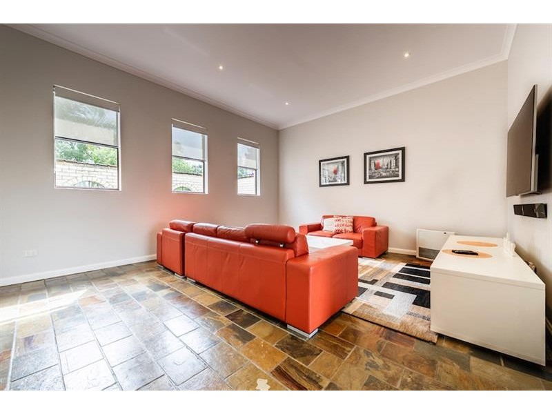 25 Tallowood Cres, Bossley Park NSW 2176