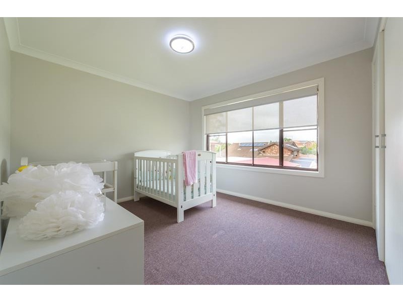 25 Tallowood Cres, Bossley Park NSW 2176