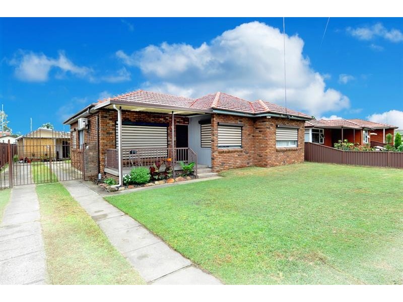 5 Rosemont Ave, Smithfield NSW 2164