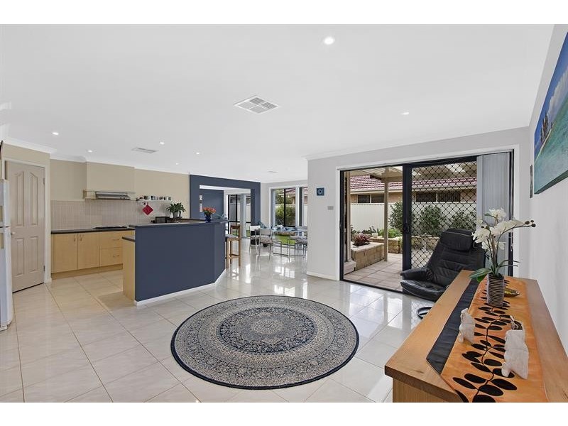 5 Blue Crane Cl, Tumbi Umbi NSW 2261