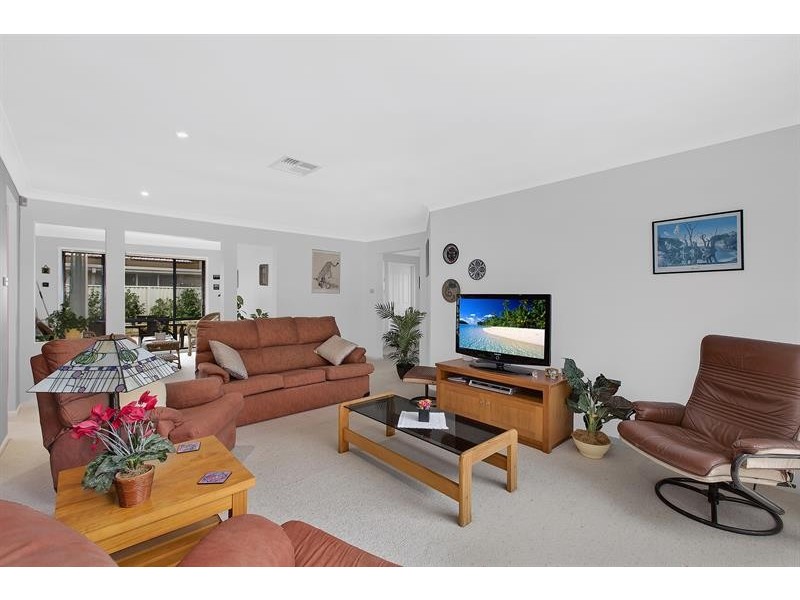 5 Blue Crane Cl, Tumbi Umbi NSW 2261