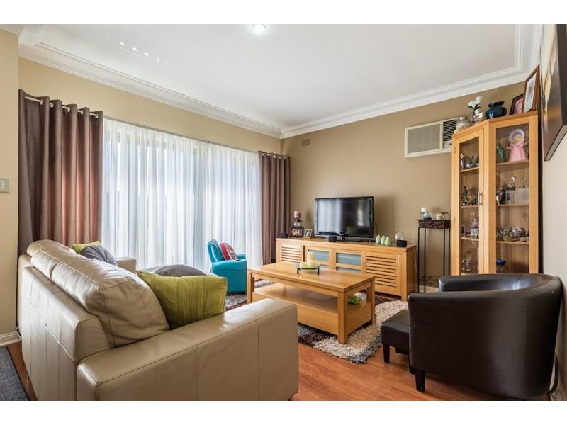 30 Harden St, Canley Heights NSW 2166