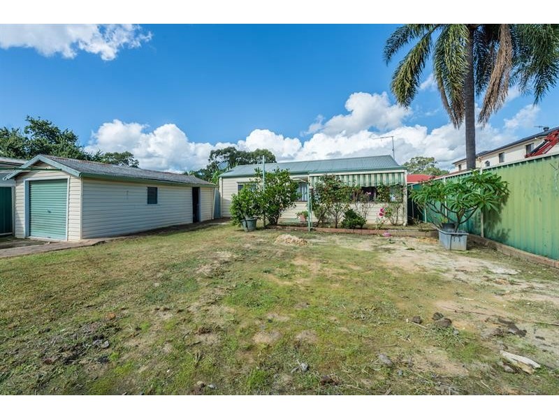 30 Harden St, Canley Heights NSW 2166