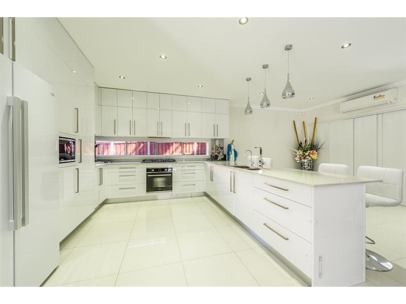 29 Riddell St, West Hoxton NSW 2171