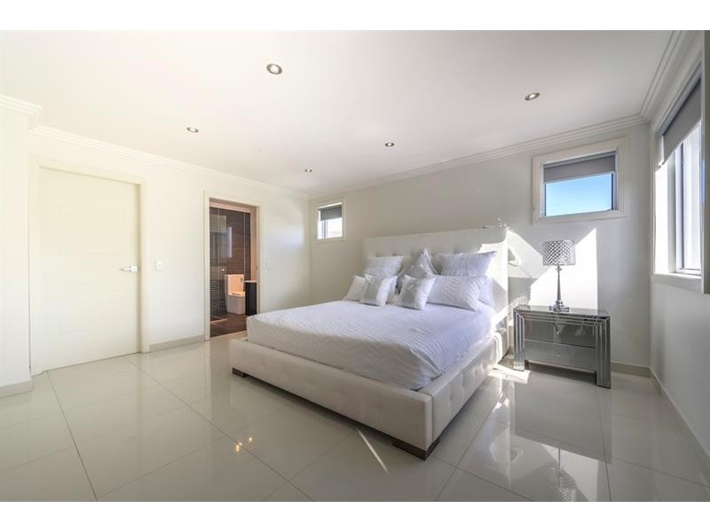 29 Riddell St, West Hoxton NSW 2171