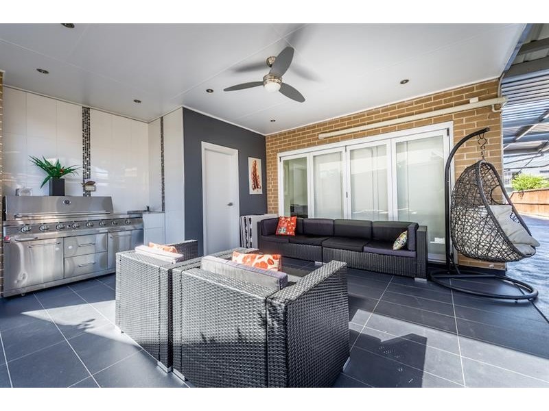 29 Riddell St, West Hoxton NSW 2171