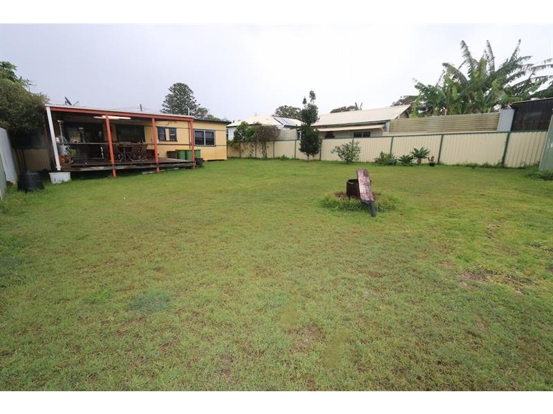 7 Pearce Ave, Toukley NSW 2263