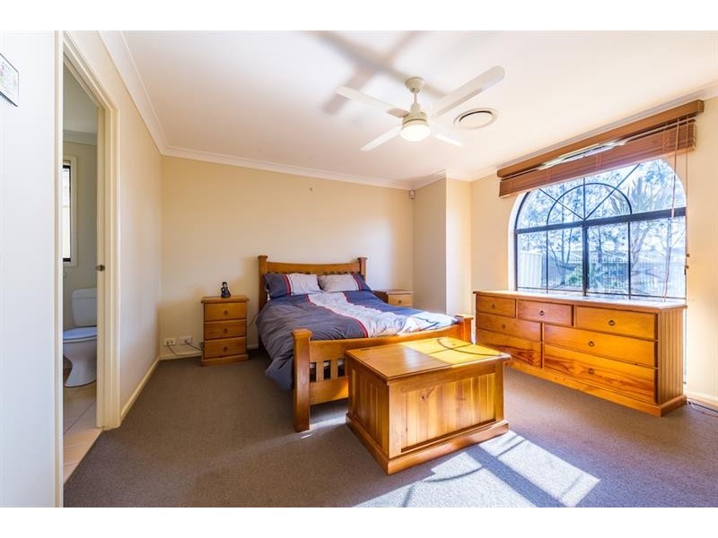 35 Chapman St, West Hoxton NSW 2171
