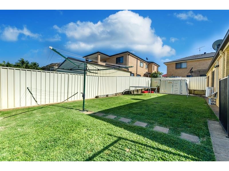 35 Chapman St, West Hoxton NSW 2171