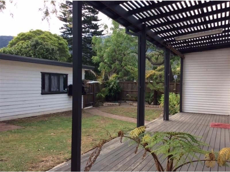 2 Arthur St, Thirroul NSW 2515